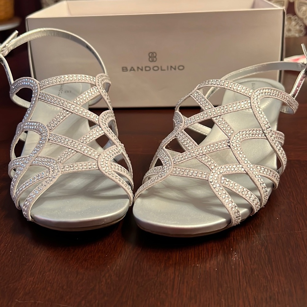 Bandolino Silver Shoes EUC